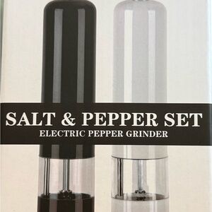 Battery operated Salt & Pepper Grinder Set - Black and White